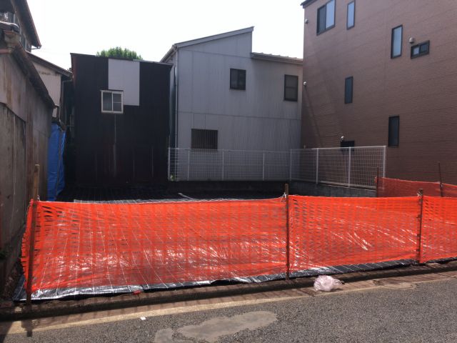 ブロックフェンス新設工事(神奈川県横浜市西区中央)工事前の様子です。